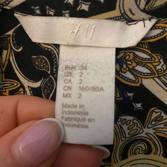 H&M Versace print womens blouse never worn - Picture 2 of 2